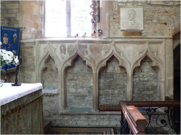 St Peter's: Piscina and Sedilia