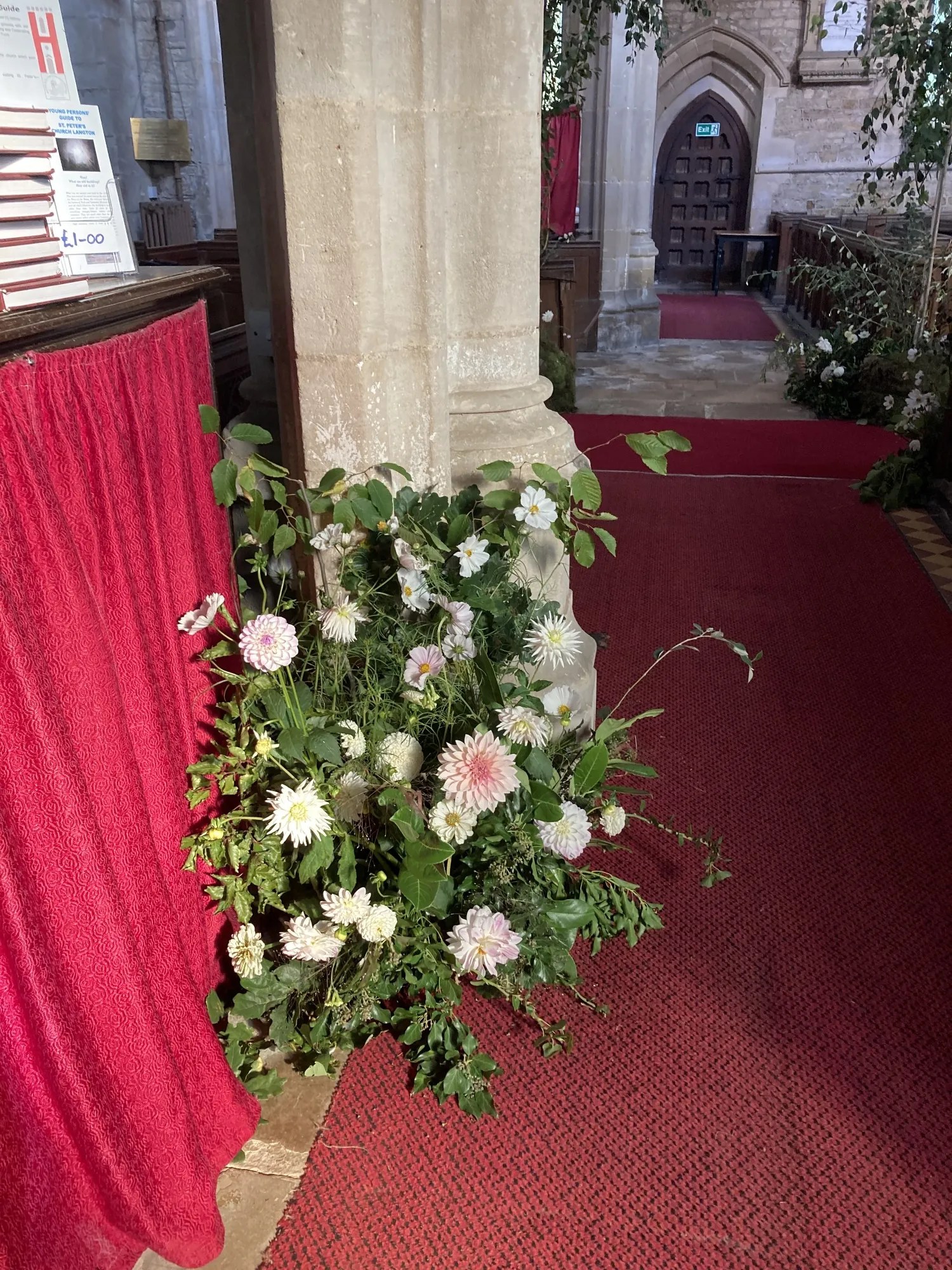 Harvest wedding flowers in St Peter's Church for Harvest wedding. Photos copyright Maxine Dodd