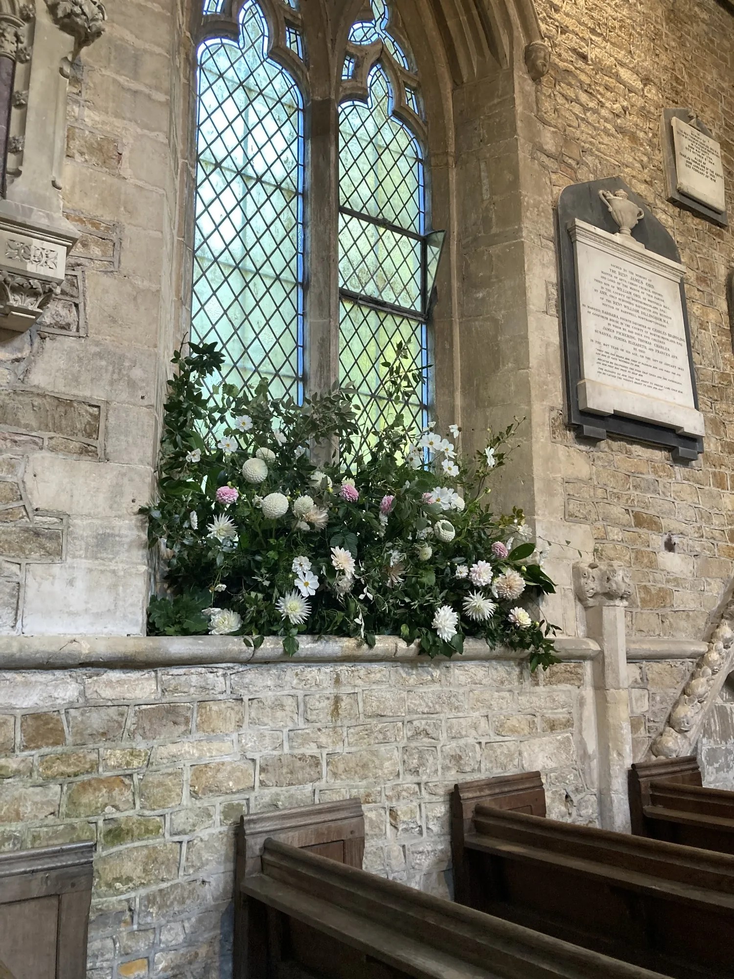Harvest wedding flowers in St Peter's Church for Harvest wedding. Photos copyright Maxine Dodd